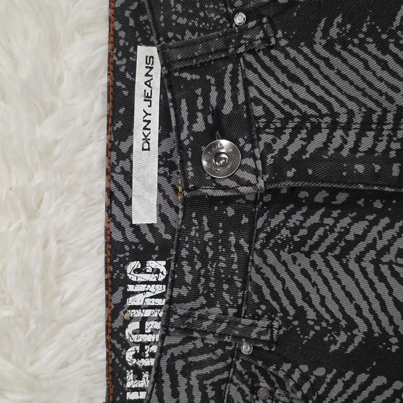 DKNY Premium Denim Jeggings in Two Tone Herringbone Design. Size 10 - Picture 2 of 8